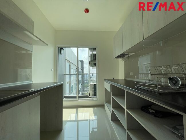 Condominium Aspire Erawan Samut Prakan Mueang Samut Prakan Pak Nam 3800000