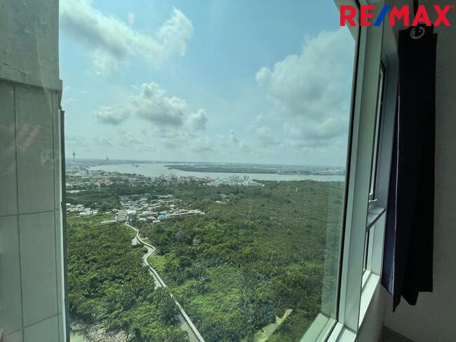 Condominium Aspire Erawan Samut Prakan Mueang Samut Prakan Pak Nam 3800000