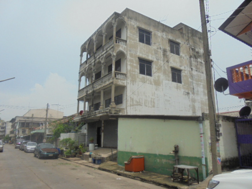 Commercial building Nakhon Pathom Sam Phran Rai Khing 0