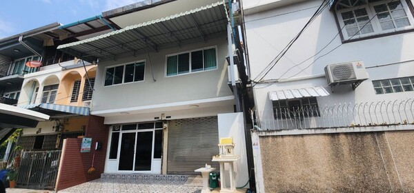 Commercial building Bangkok Phra Khanong Bang Chak 35000000
