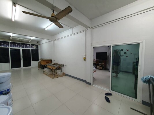 Commercial building Bangkok Phra Khanong Bang Chak 35000000