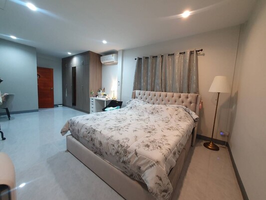 Commercial building Bangkok Phra Khanong Bang Chak 35000000