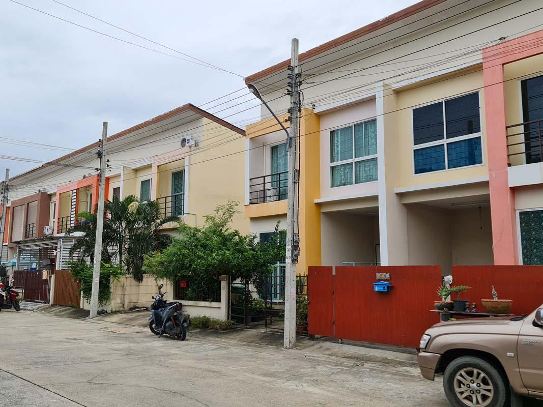 ทาวน์เฮ้าส์ เพ็ญศิริ 4 กรุงเทพมหานคร หนองจอก โคกแฝด 2090000