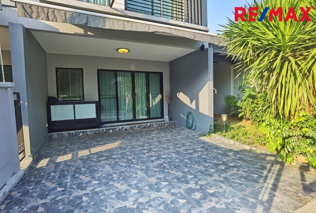 ทาวน์เฮ้าส์ บ้านกลางเมือง รัตนาธิเบศร์ นนทบุรี เมืองนนทบุรี บางกระสอ 5990000