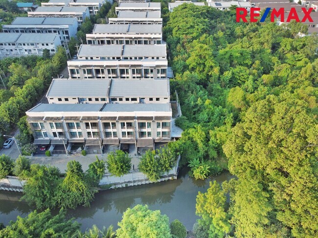 ทาวน์เฮ้าส์ บ้านกลางเมือง รัตนาธิเบศร์ นนทบุรี เมืองนนทบุรี บางกระสอ 5990000