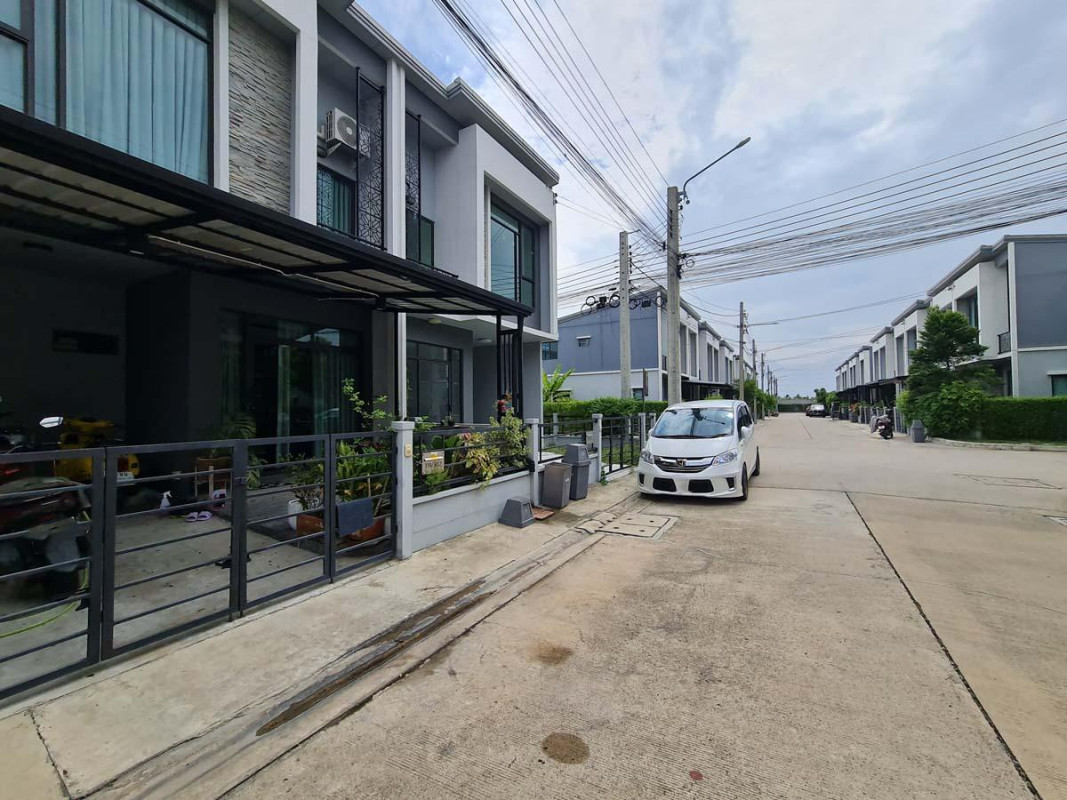 ทาวน์เฮ้าส์ พลีโน่ บางใหญ่ นนทบุรี บางใหญ่ เสาธงหิน 3300000