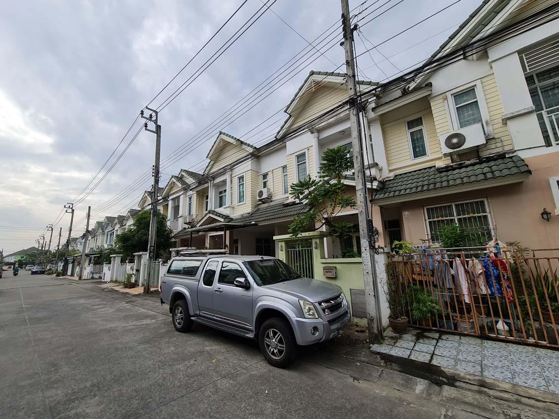 ทาวน์เฮ้าส์ สิรภัทร 2 นนทบุรี เมืองนนทบุรี ไทรม้า 2160000