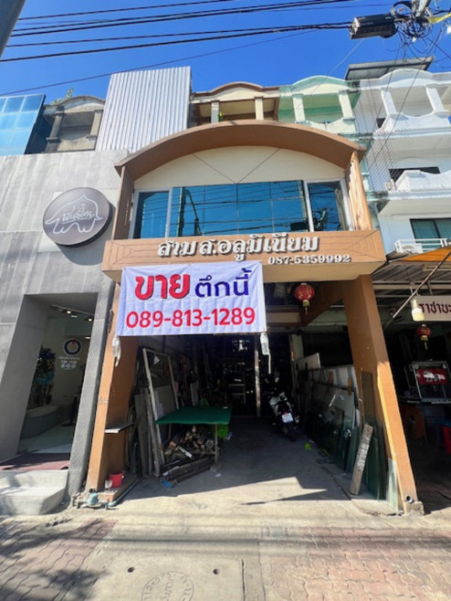 Commercial building Bangkok Lat Phrao Lat Phrao 11000000