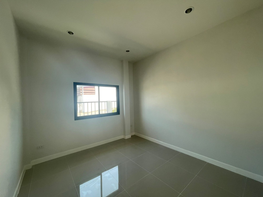 บ้านแฝด หมู่บ้านเดอะพาโน่ มาบข่า-ทับมา ระยอง นิคมพัฒนา มาบข่า 2490000