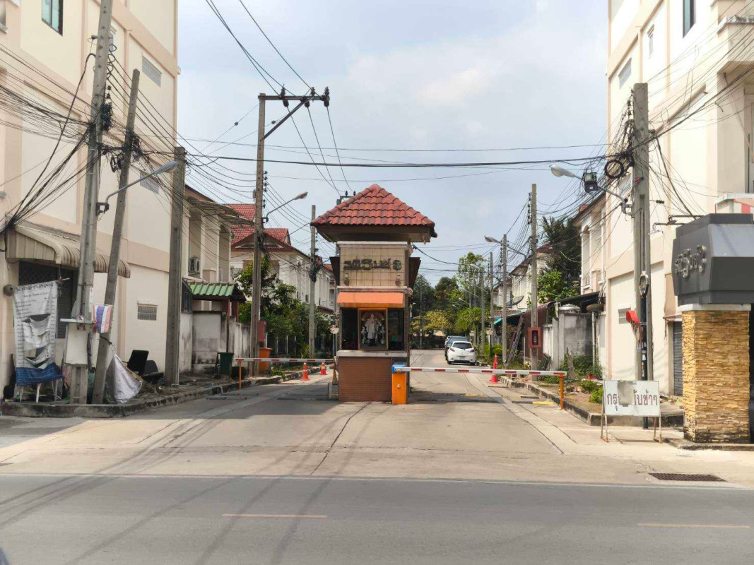 ทาวน์เฮ้าส์ รติรมย์ 3 นนทบุรี บางกรวย มหาสวัสดิ์ 2900000