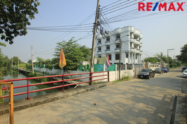 ที่ดินเปล่า ที่ดินเพชรเกษม77 แยก4-1 กรุงเทพมหานคร หนองแขม หนองค้างพลู 6516000