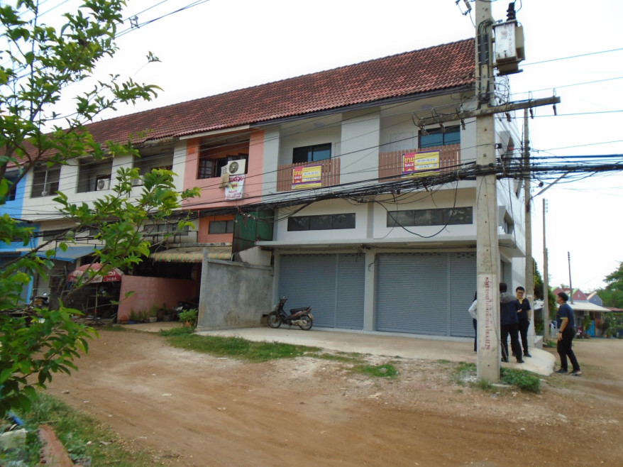 Commercial building Lampang Ko Kha Sala 2730000