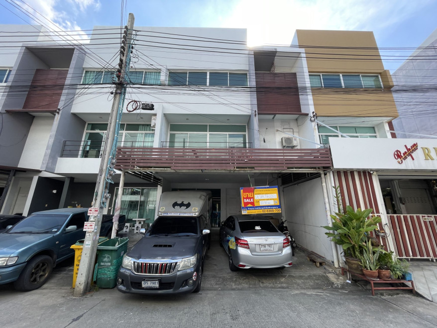 ทาวน์เฮ้าส์ หมู่บ้านบิสซิเนส ทาวน์ สมุทรปราการ บางเสาธง บางเสาธง 4200000
