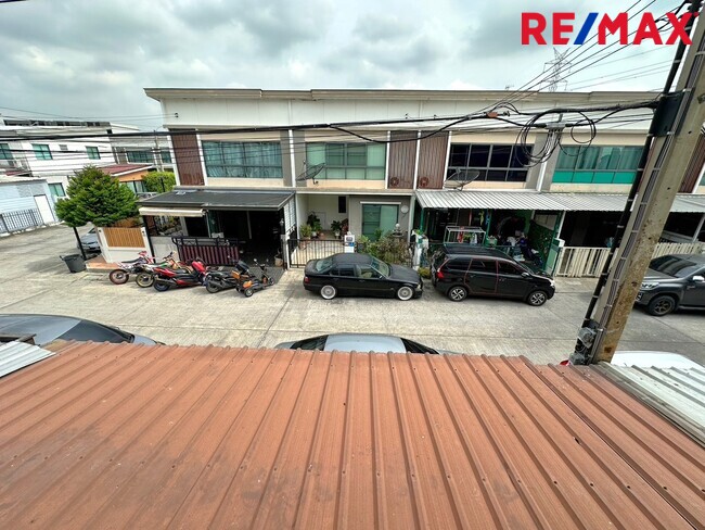ทาวน์เฮ้าส์ พฤกษา 84/2 เพชรเกษม 63 - วงแหวน กรุงเทพมหานคร บางแค หลักสอง 2390000