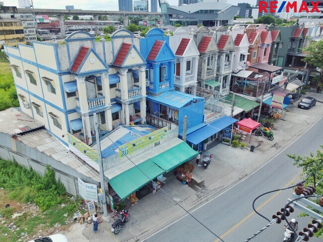 อาคารพาณิชย์ 047565 นนทบุรี เมืองนนทบุรี ไทรม้า 14900000