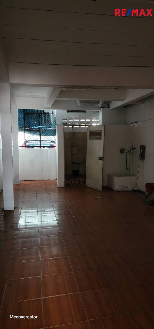 Commercial building Nonthaburi Mueang Nonthaburi Talat Khwan 4500000