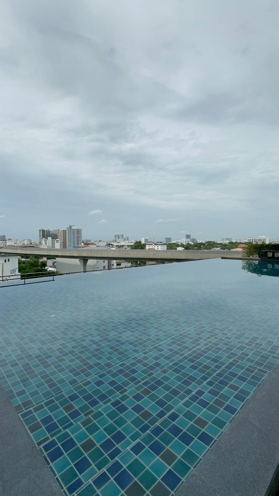 คอนโด ศุภาลัย วิสต้า แยกติวานนท์ นนทบุรี เมืองนนทบุรี ตลาดขวัญ 1890000
