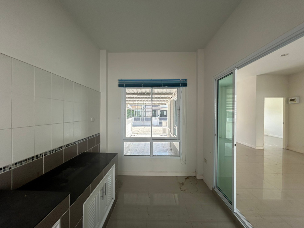 Townhouse Chon Buri Phan Thong Nong Tamlueng 2150000