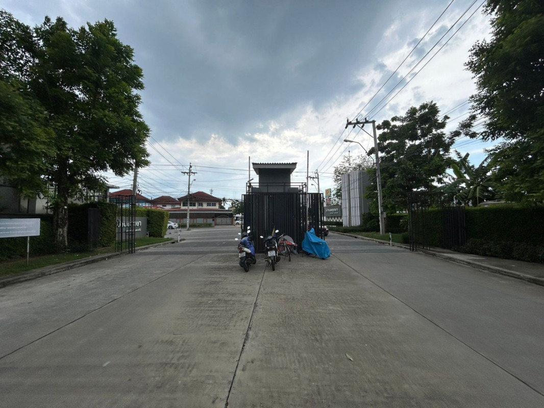 ทาวน์เฮ้าส์ พฤษกษา 84 /1 เพชรเกษม 63 กรุงเทพมหานคร บางแค หลักสอง 2200000