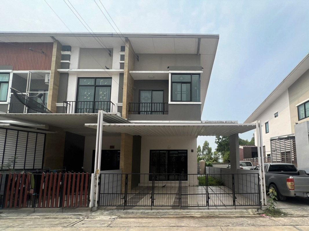 ทาวน์เฮ้าส์ หมู่บ้านแสนรัก 3 ชลบุรี พานทอง มาบโป่ง 2370000