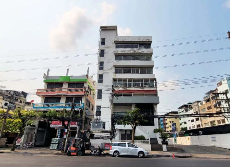 Commercial building Bangkok Khlong San Bang Lamphu Lang 27900000