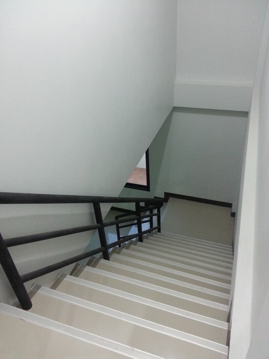 Commercial building Rayong Mueang Rayong Taphong 2000000