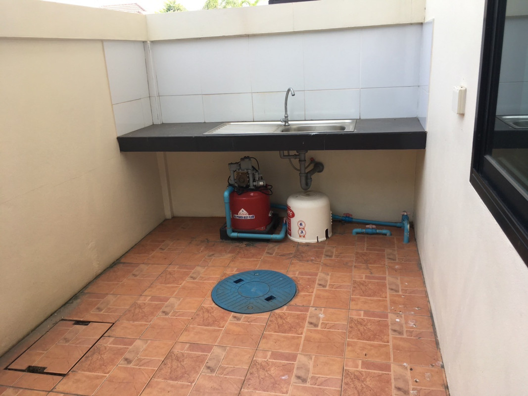 Commercial building Rayong Mueang Rayong Taphong 2000000