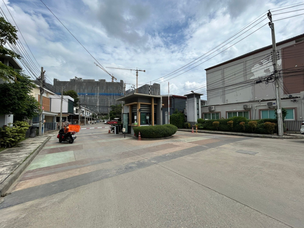 ทาวน์เฮ้าส์ เดอะคอนเนค แจ้งวัฒนะ 2 นนทบุรี ปากเกร็ด บ้านใหม่ 3000000