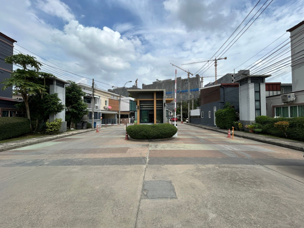 ทาวน์เฮ้าส์ เดอะคอนเนค แจ้งวัฒนะ 2 นนทบุรี ปากเกร็ด บ้านใหม่ 3000000
