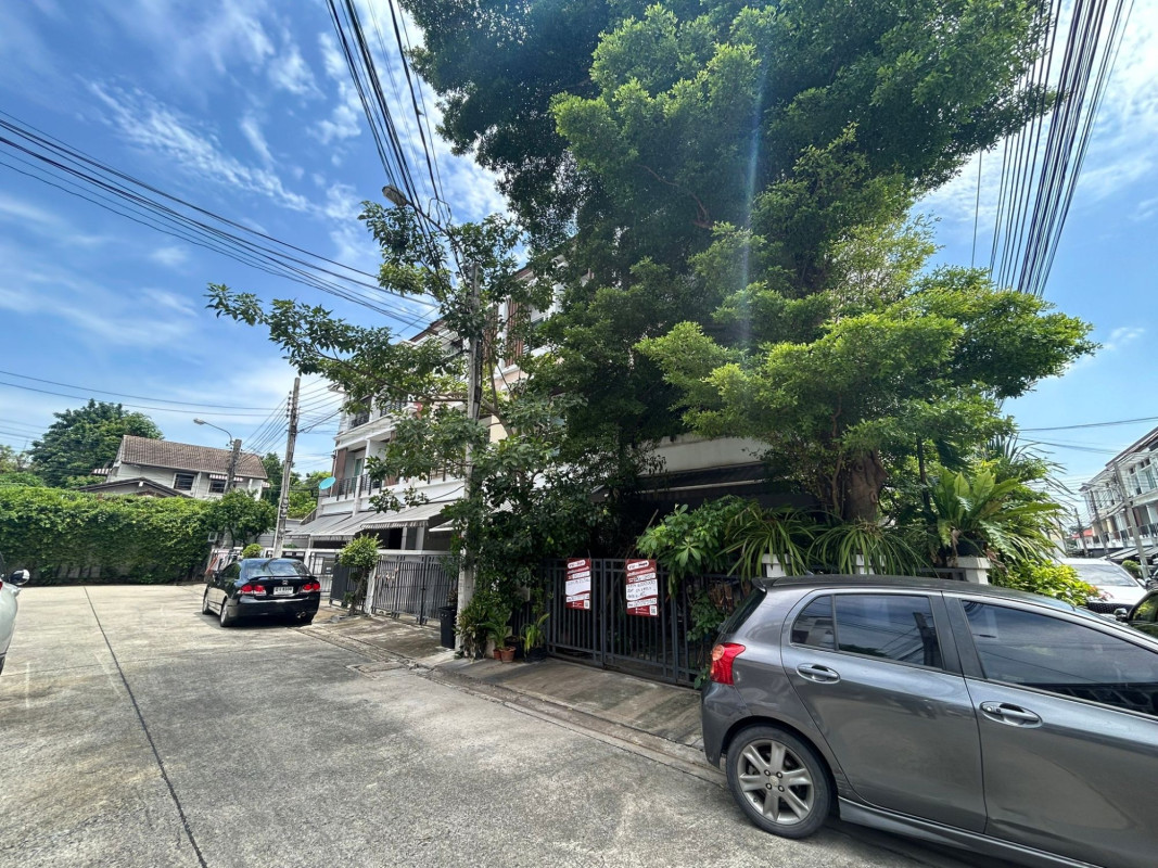 ทาวน์เฮ้าส์ บ้านกลางเมือง ลาดพร้าว-เสนา กรุงเทพมหานคร ลาดพร้าว จรเข้บัว 6000000