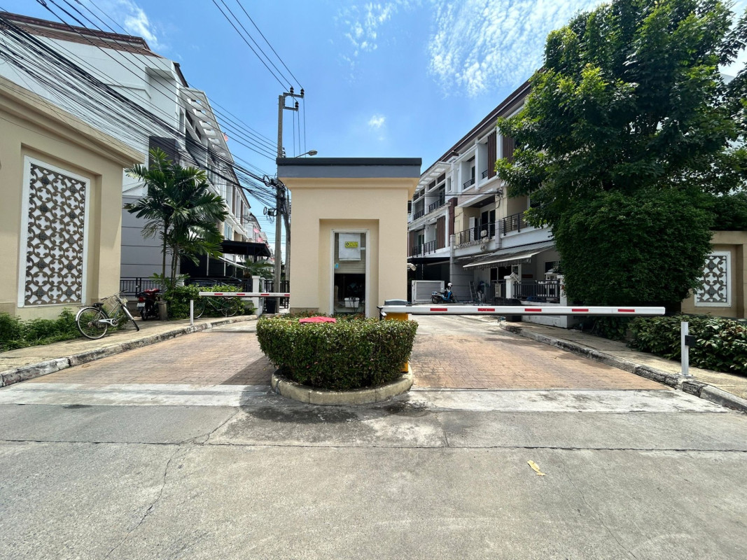 ทาวน์เฮ้าส์ บ้านกลางเมือง ลาดพร้าว-เสนา กรุงเทพมหานคร ลาดพร้าว จรเข้บัว 6000000