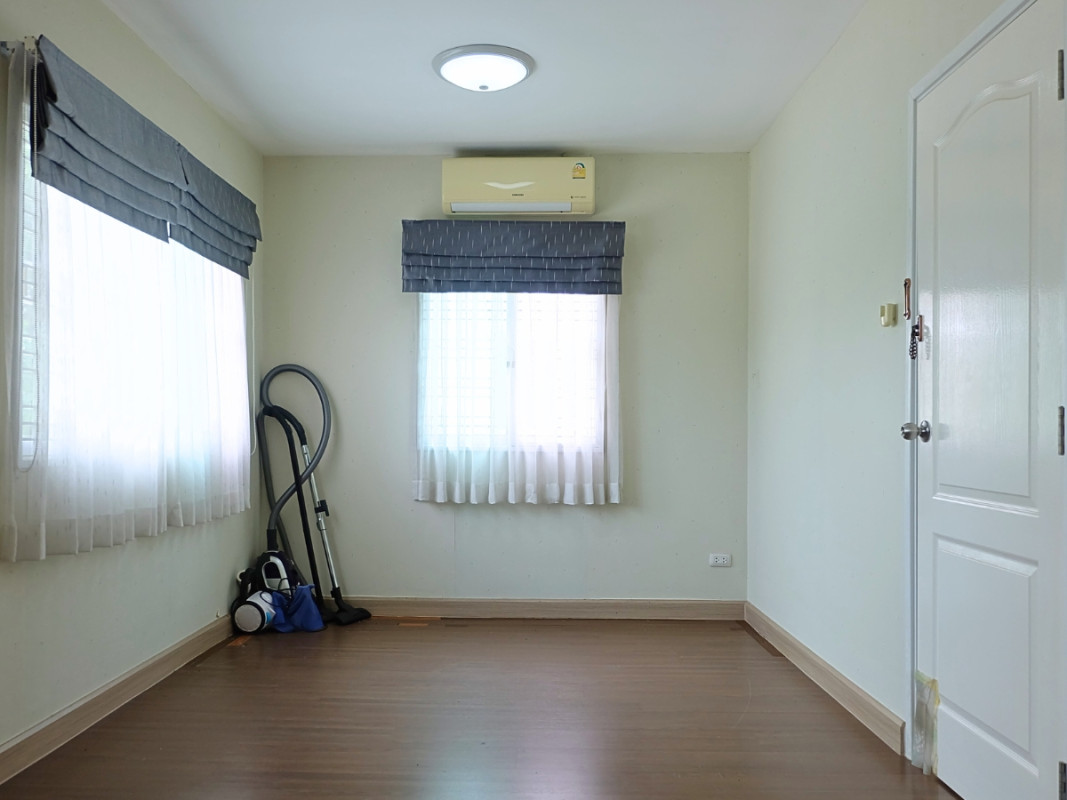 Single house Chon Buri Phan Thong Ban Kao 3000000