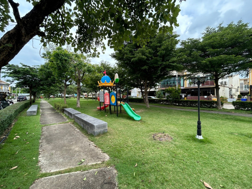 ทาวน์เฮ้าส์ โกลเด้น อเวนิว แจ้งวัฒนะ-ติวานนท์ นนทบุรี ปากเกร็ด บางพูด 3500000