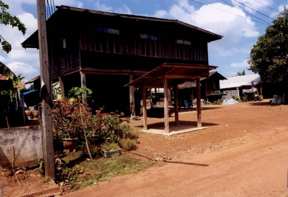 บ้านเดี่ยว สกลนคร พังโคน ต้นผึ้ง 405500