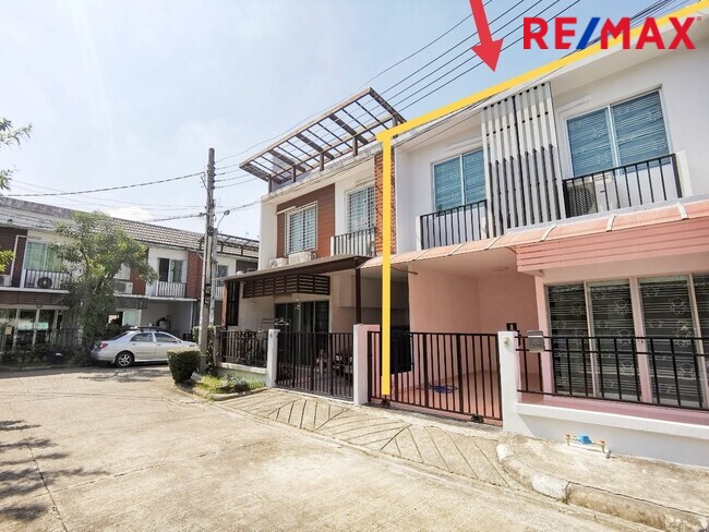 ทาวน์เฮ้าส์ อารียา เดอะคัลเลอร์ พรีเมี่ยม เกษตร-นวมินทร์ กรุงเทพมหานคร ลาดพร้าว จรเข้บัว 2790000