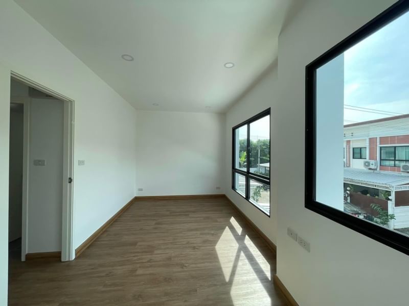 Townhouse Pathum Thani Thanyaburi Pracha Thipat 2200000
