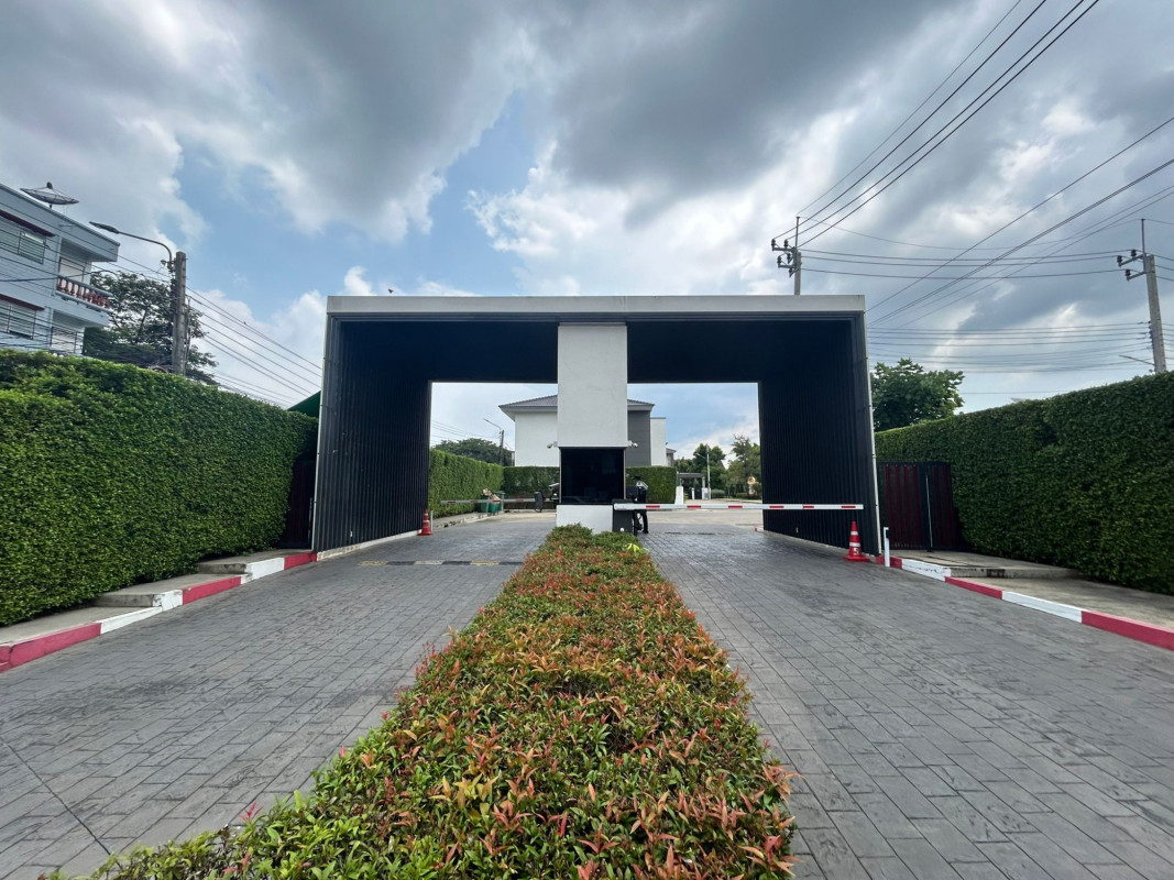 Single house Bangkok Bang Khae Bang Phai 7700000