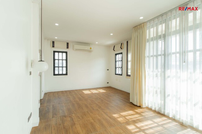 บ้านแฝด รติรมย์ 3 นนทบุรี บางกรวย มหาสวัสดิ์ 3800000