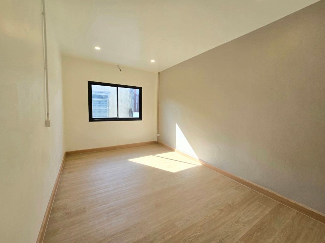 Townhouse Bangkok Phra Khanong Bang Chak 2990000