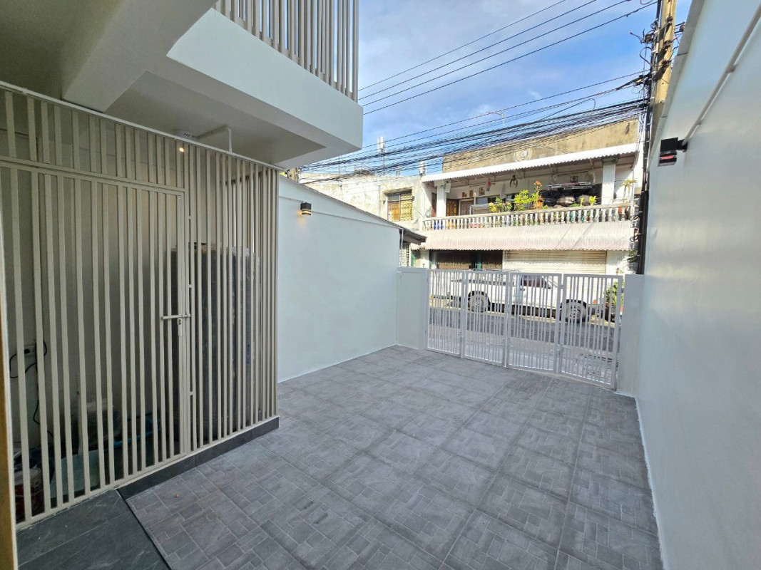 Townhouse Bangkok Phra Khanong Bang Chak 2990000