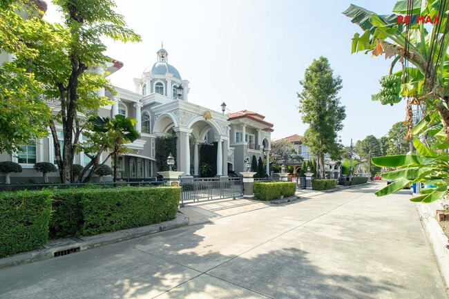 บ้านเดี่ยว นาราสิริ สาทร วงแหวน กรุงเทพมหานคร บางแค หลักสอง 42800000