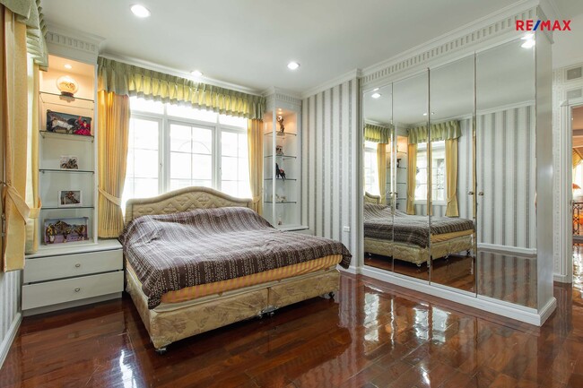 บ้านเดี่ยว นาราสิริ สาทร วงแหวน กรุงเทพมหานคร บางแค หลักสอง 42800000