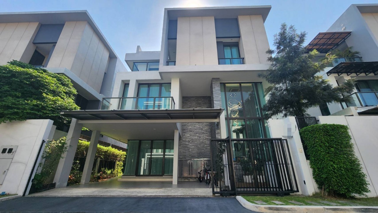 บ้านเดี่ยว บ้านกลางเมือง คลาสเซ่ เอกมัย-รามอินทรา กรุงเทพมหานคร ลาดพร้าว ลาดพร้าว 21900000