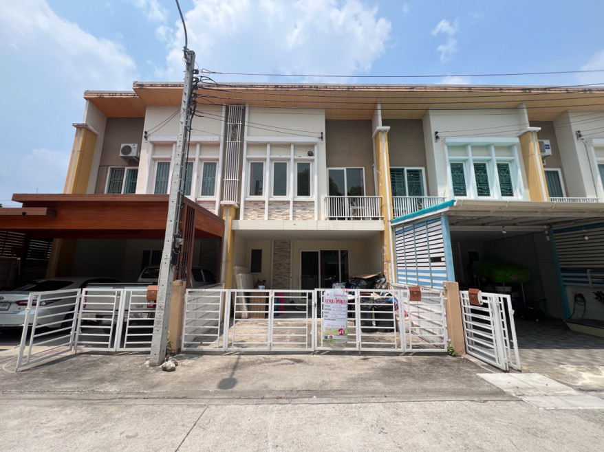 ทาวน์เฮ้าส์ หมู่บ้านโกลเด้นทาวน์ ชัยพฤกษ์-วงแหวน นนทบุรี ไทรน้อย ไทรน้อย 2250000