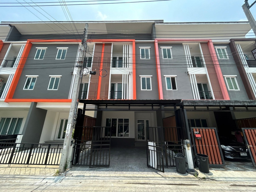 ทาวน์เฮ้าส์ หมู่บ้านดิ อิเธอโน่ รามคำแหง 174 กรุงเทพมหานคร มีนบุรี มีนบุรี 3800000