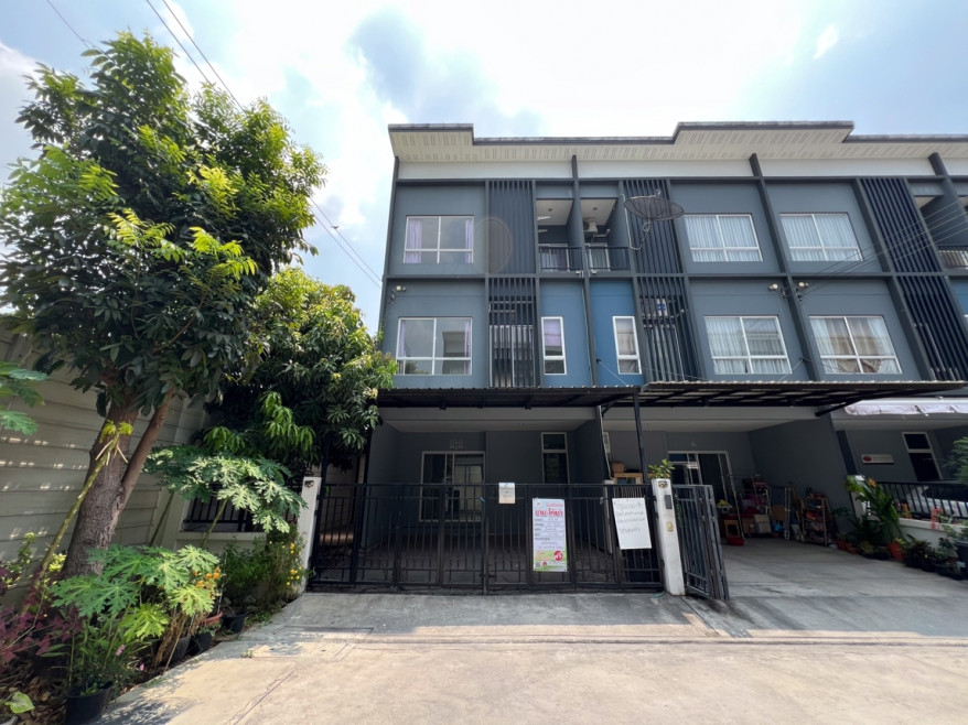 ทาวน์เฮ้าส์ หมู่บ้านสัมมากร อเวนิว สุวรรณภูมิ กรุงเทพมหานคร ลาดกระบัง คลองสองต้นนุ่น 4650000