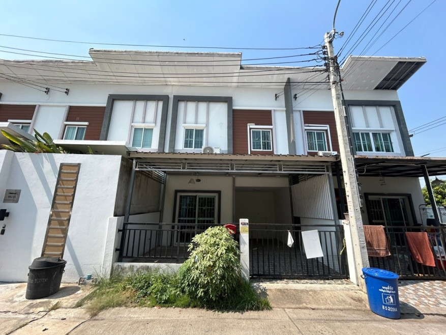 ทาวน์เฮ้าส์ หมู่บ้านไลโอ อีลิท นนทบุรี บางใหญ่ เสาธงหิน 2350000