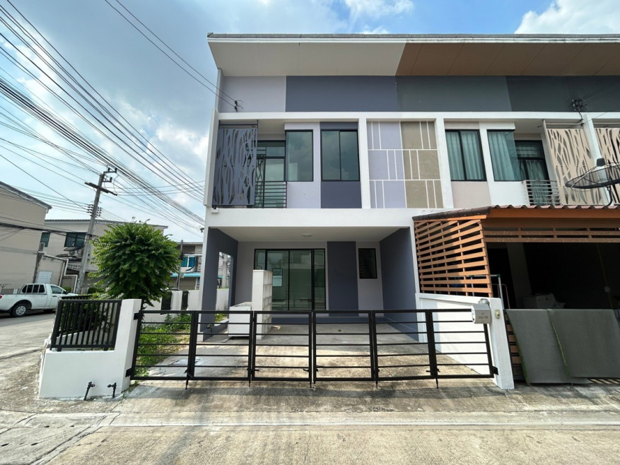 ทาวน์เฮ้าส์ แสงอนันต์ ปาร์ควิลล์ ชลบุรี ศรีราชา บ่อวิน 1200000