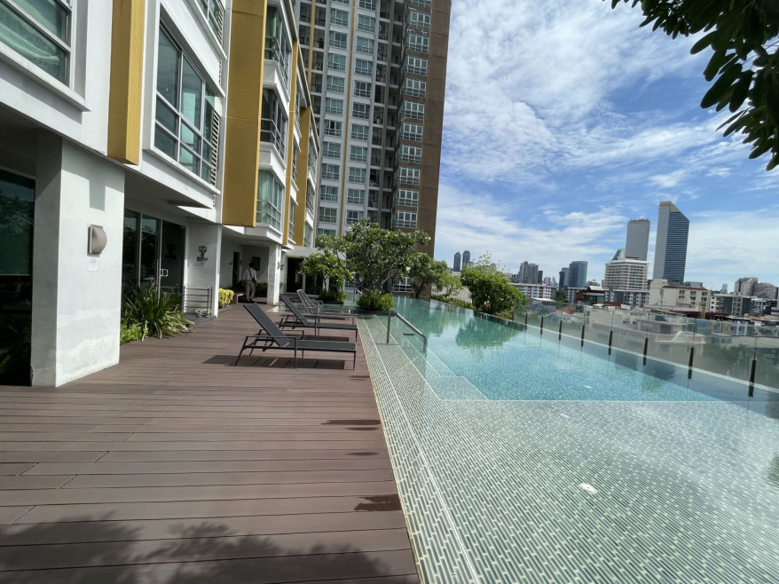 Condominium Bangkok Huai Khwang Sam Sen Nok 4038000