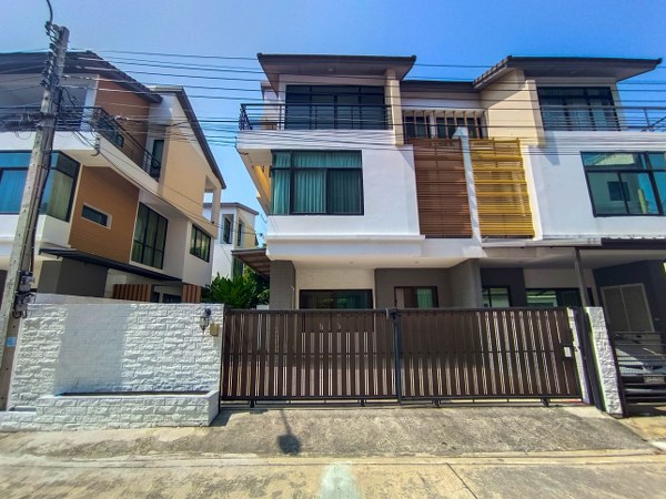 บ้านแฝด เวอรีเดียน นนทบุรี เมืองนนทบุรี บางรักน้อย 5590000